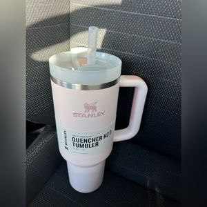 Stanley rose quartz 40oz flowstate quencher 2.0